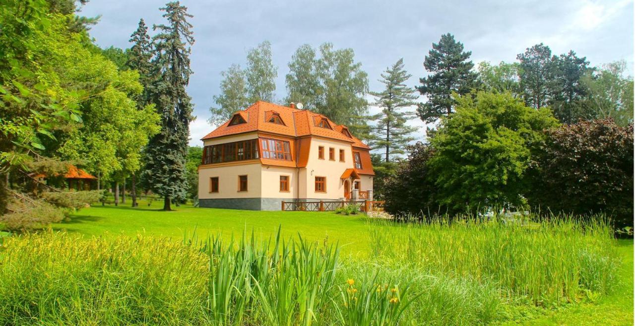 Hotel U Parku Hořovice Exterior foto